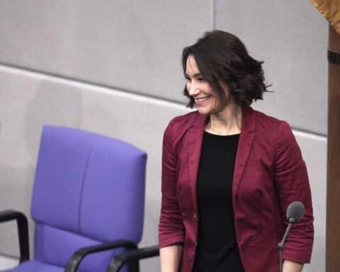 Anne Spiegel, neue Leiterin des Sozialdezernats, im Fokus scharfer Kritik der AfD Niedersachsen.