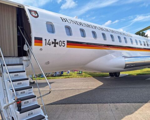 Flugzeug der Flugbereitschaft, Rückkehr nach Deutschland aufgrund technischer Probleme, Minister Alois Rainer.