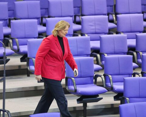 Bärbel Bas äußert sich entschieden gegen Änderungen an den Rentenplänen der Bundesregierung.