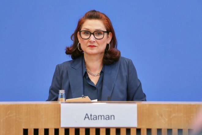 Ataman fordert besseren Schutz gegen sexuelle Belästigung im Alltag