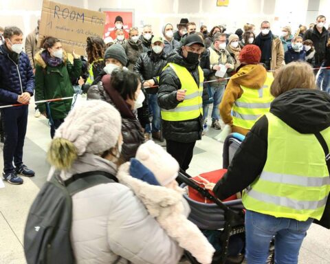 Flüchtlinge aus der Ukraine, Ankunft in Deutschland, Aufenthaltserlaubnisse verlängert bis 2027.