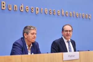 Präsentation des BSI-Lageberichts 2025 zur Cybersicherheit in Deutschland, Minister Dobrindt anwesend.