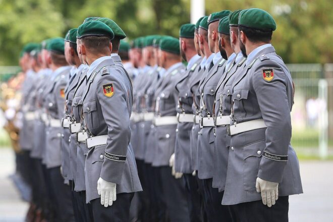 Berichte: Union und SPD einigen sich im Wehrdienst-Streit