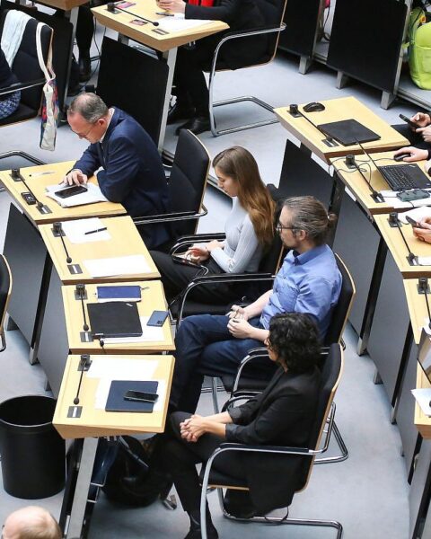 Gruppenbild der Berliner Grünen-Abgeordneten, symbolisierend den Wahlkampfstart für 2026.