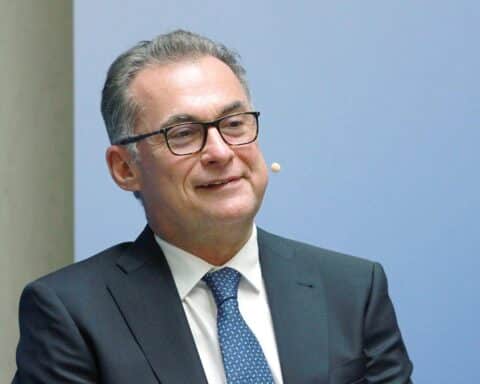Joachim Nagel, Bundesbankpräsident, diskutiert mögliche EZB-Nachfolge und aktuelle Finanzmarktrisiken.