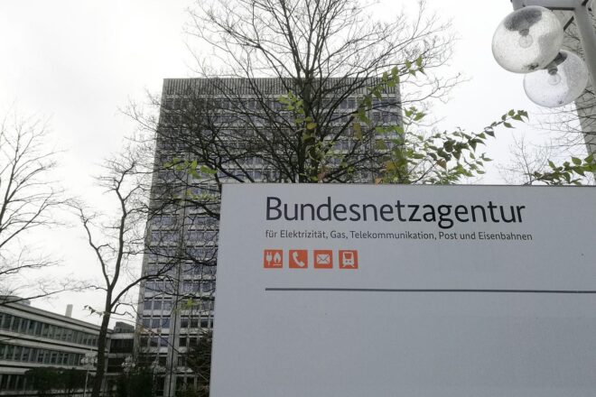 Bundesnetzagentur-Präsident warnt vor "Lügen" von KI