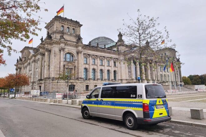 Bundestagspolizei warnt Fraktionen vor zugesendeten USB-Sticks