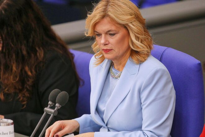 Bundestagspräsidentin Klöckner warnt vor "kulturellem Rabatt"