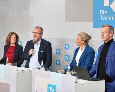 Stressbedingte Herausforderungen: Gesundheitspolitik, Prävention und digitale Lösungen für ein besseres Leben.