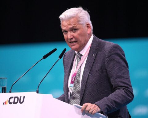 Hubert Hüppe diskutiert Rente: Verständnis für junge Generation im Unions-internen Streit.