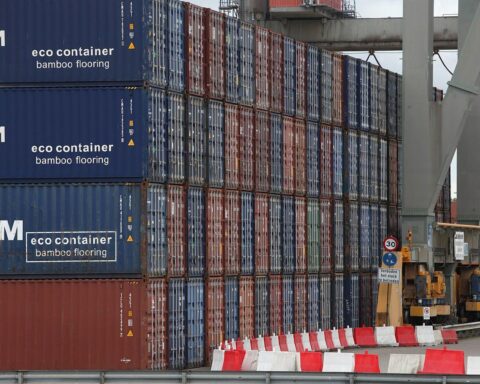 Zwei Kontinente, gespaltene Geschäfte: Nexperia-Chips, produziert in China, aber abweichende Bezahlmethoden.