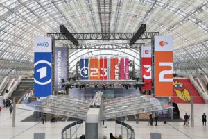 Logos von ARD, ZDF, 3Sat und Arte als Symbole für öffentlich-rechtlichen Rundfunk in Deutschland.