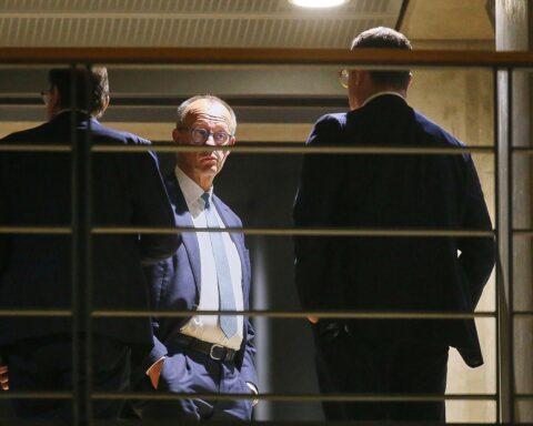 Dobrindt, Merz und Spahn diskutieren verbessert Zusammenarbeit zwischen Union und SPD in Berlin.