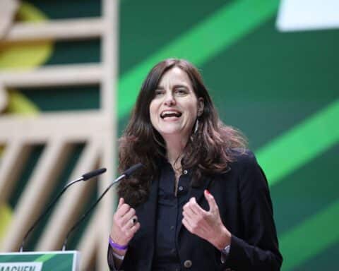 Alexandra Geese warnt vor Gefahren der Datenweitergabe und fordert transparente Regeln im Omnibus.