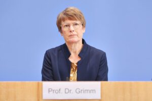Veronika Grimm diskutiert Kündigungsschutz und Wirtschaftswachstum im Kontext von Strukturwandel.
