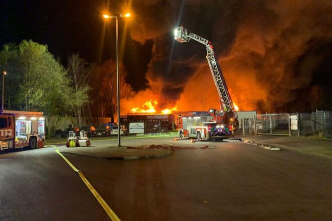 Großbrand in Gladbecker Industriegebiet