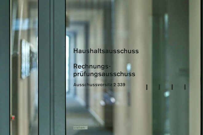 Haushaltsausschuss: Regierung will mehr Geld für Raumfahrt