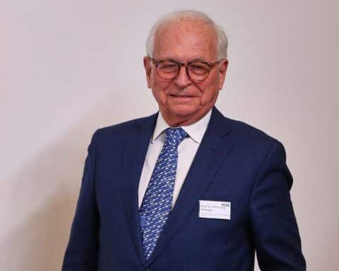 Wolfgang Ischinger spricht über Europas Rolle im Ukraine-Konflikt und betont Friedensplan-Notwendigkeit.