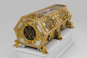 Detailgetreue Rekonstruktion des Zinnsargs von Herzog Johann Wilhelm mit historischen Elementen.