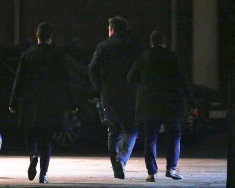 Lars Klingbeil diskutiert aktuelle Themen der Koalition in Berlin, insbesondere Rentenreform und Heizungsgesetz.