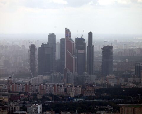 Finanzviertel Moskau, symbolisiert wirtschaftliche Beziehungen und Energieimporte, relevanter Hintergrund für Kretschmers Aussagen.