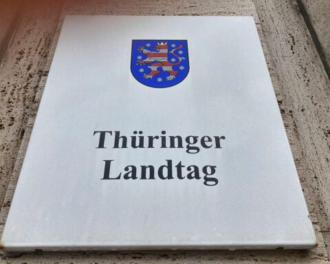 Thüringer Landtag, kritische Meinungen zu neuem Werbeslogan "Das grüne Herz Deutschlands".