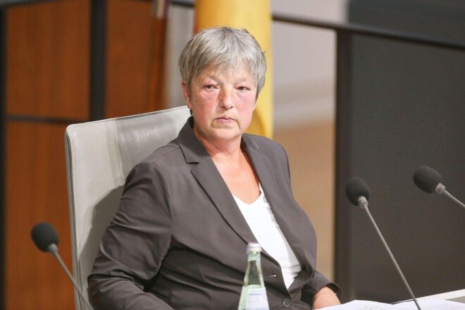 Landtagspräsidentin warnt an Orange Day vor Gewalt gegen Frauen
