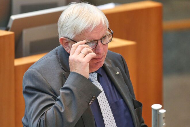 Laumann rüffelt Streeck für Vorstoß zu neuen Medikamentenregeln