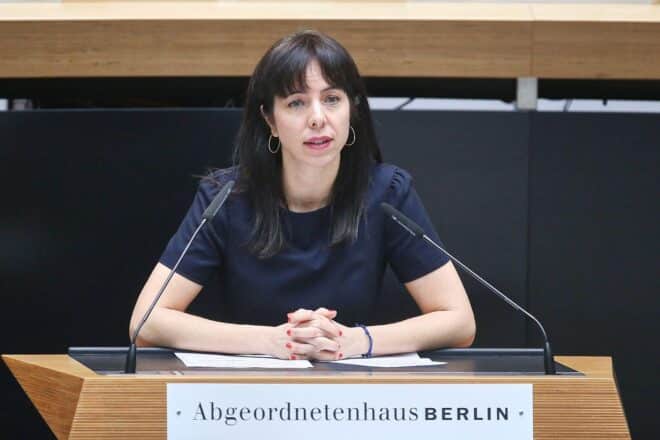 Linke kürt Eralp zur Spitzenkandidatin für Berlin-Wahl