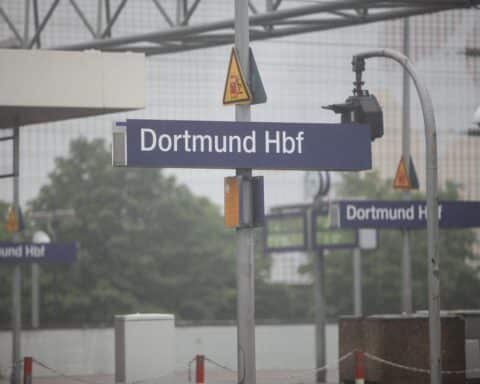 Dortmund Hauptbahnhof: Polizei ermittelt nach lebensgefährlicher Verletzung eines 66-Jährigen durch 50-Jährigen.