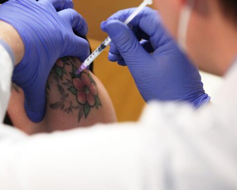 Gericht entscheidet: Keine Entschädigung für angeblichen Impfschaden nach Corona-Impfung in Oldenburg.