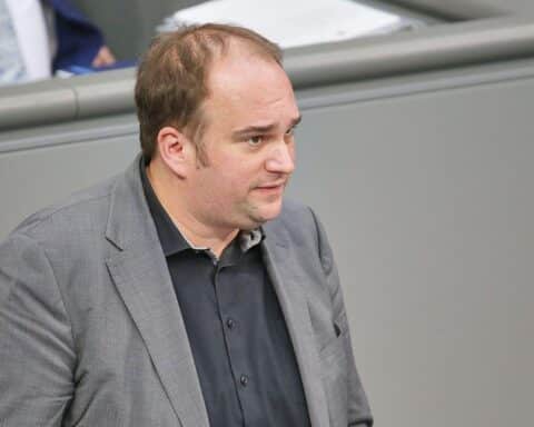 Sebastian Roloff fordert Stopp staatlicher Förderungen für den Ludwig-Erhard-Gipfel.