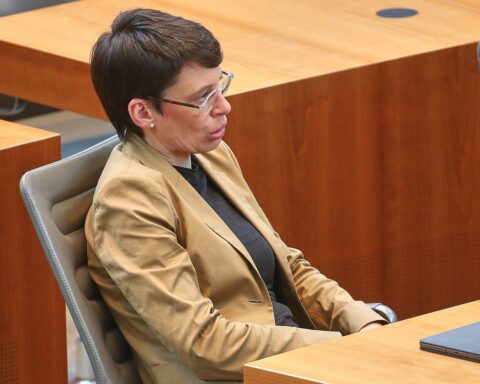 Josefine Paul steht im Mittelpunkt von Anschuldigungen bezüglich des Terroranschlagsinformationen.