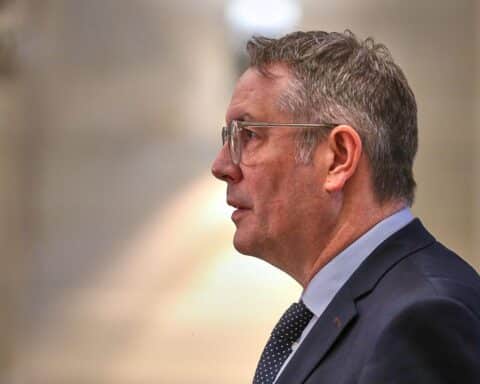 Alexander Schweitzer warnt vor Verunsicherung durch Rentendebatte und fordert Einhaltung von Vereinbarungen.