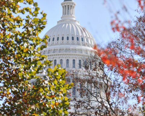 Kapitol-Gebäude in Washington, Symbol für den politischen Fortschritt im Regierungsbudget.