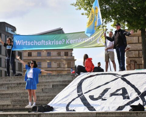 Ein Protest von Atomkraftbefürwortern, die für eine Wende in der Energiepolitik eintreten.