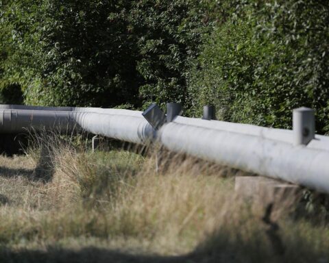 Bild zeigt Fernwärmeleitungen zur Nutzung von Erdwärme in Wunstorf, Niedersachsen.