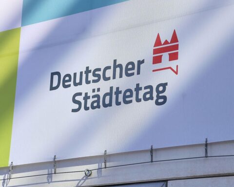 Finanzielle Soforthilfe für Kommunen: Appell von Städtetagspräsident Burkhard Jung an Bund und Länder.