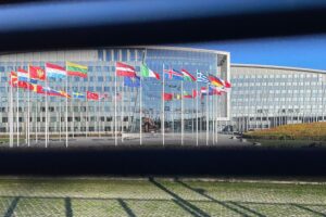 Nato-Hauptquartier in Brüssel, Symbol für transatlantische Unterstützung und Zusammenarbeit gegen Russland.