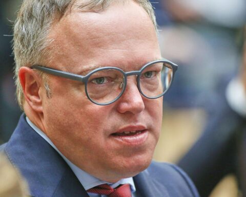 Mario Voigt fordert Aufhebung des Waffenembargos für Israel während seiner Tel Aviv-Reise.