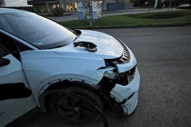 Vorfahrtmissachtung führt zu Unfall in Edenkobener Kreisverkehr