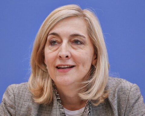 Nina Warken fordert mehr Frauen im Koalitionsausschuss für gleichberechtigte politische Teilhabe.