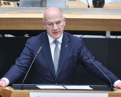 Kai Wegner äußert Bedenken zur Kommunikationsstruktur der Bundesregierung in Berlin.