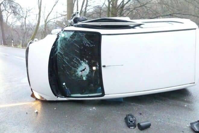 18-Jährige verletzt sich bei Alleinunfall auf L97 bei Marienheide