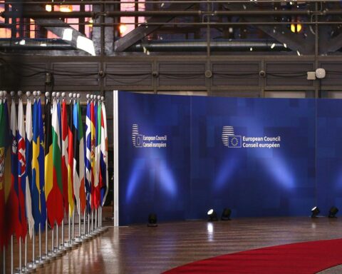 EU-Gipfel: Diskussion über Verschiebung des Mercosur-Abkommens, trotz Widerstand aus Italien und Frankreich.