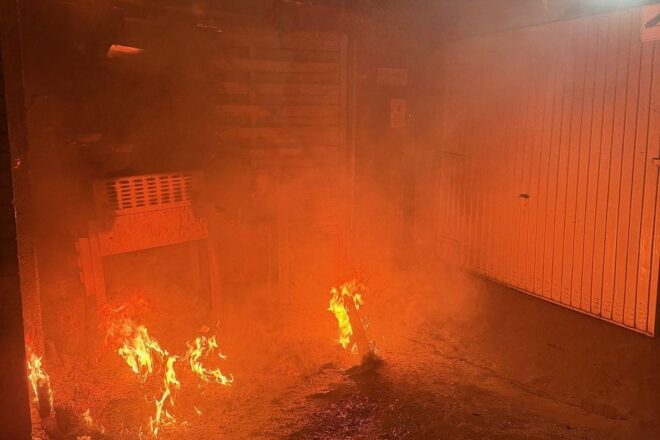 Anbau in Mülheim an der Ruhr in Flammen