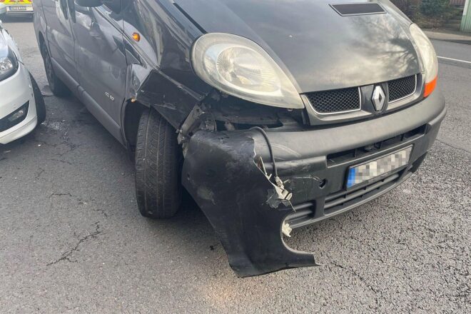 Ausparkender Ford verursacht Unfall in Hagen-Emst – Frau verletzt