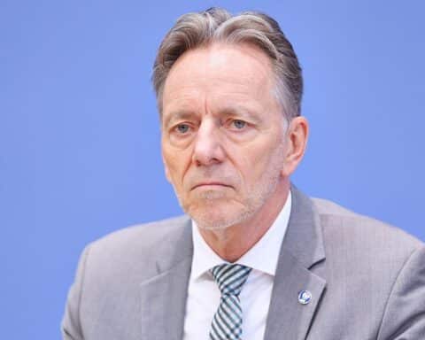 BKA-Präsident Holger Münch bespricht Drohnenüberwachung und Sicherheitsmaßnahmen in Deutschland.