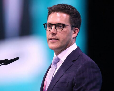 Manuel Hagel diskutiert Reformen in Deutschland, inspiriert von Griechenlands wirtschaftlichen Fortschritten.