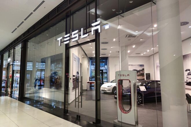 Berliner Erzbischof kritisiert Elon-Musk-Vergütung als "skandalös"